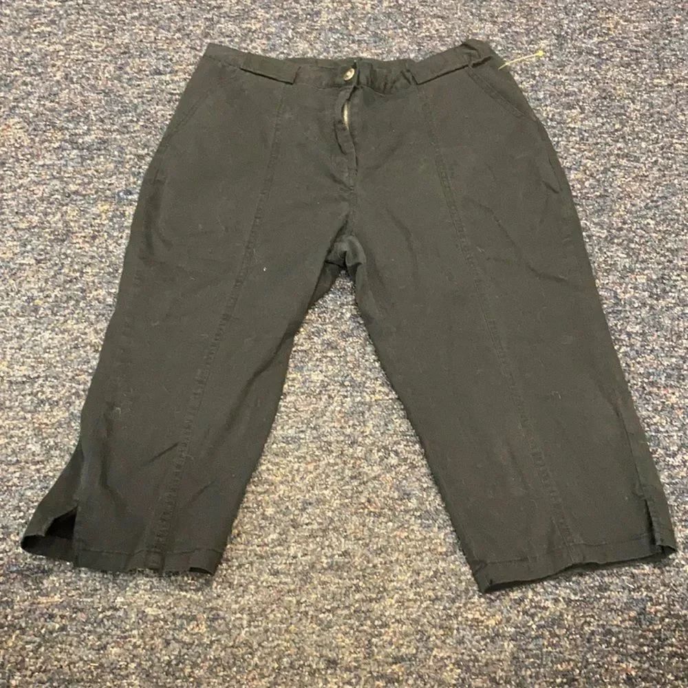 Ruby Rd. Black Capris sz. 12